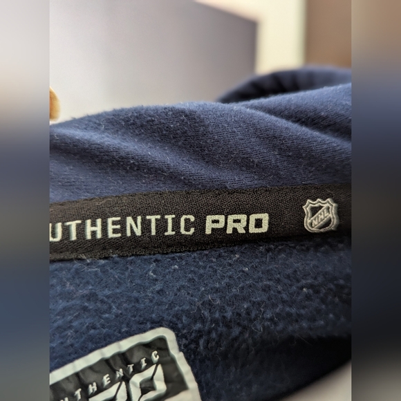 Winnipeg Jets Navy Hoodie - Picture 8 of 8